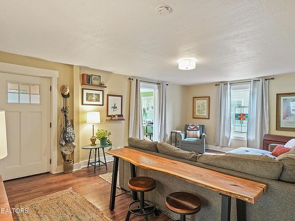 5th image of 508 Cedar Ave