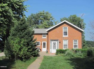 9490 W Buckhill Rd, Galena, IL 61036