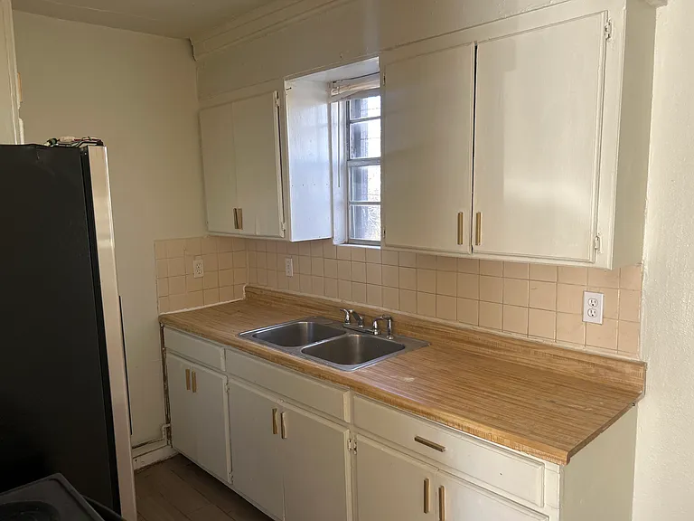 1207 N Ross Ave #1 — Photo 9