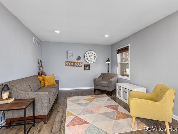 5th image of 119 W McKinley Ave