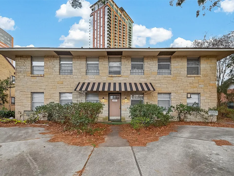 2021 Southgate Blvd #6