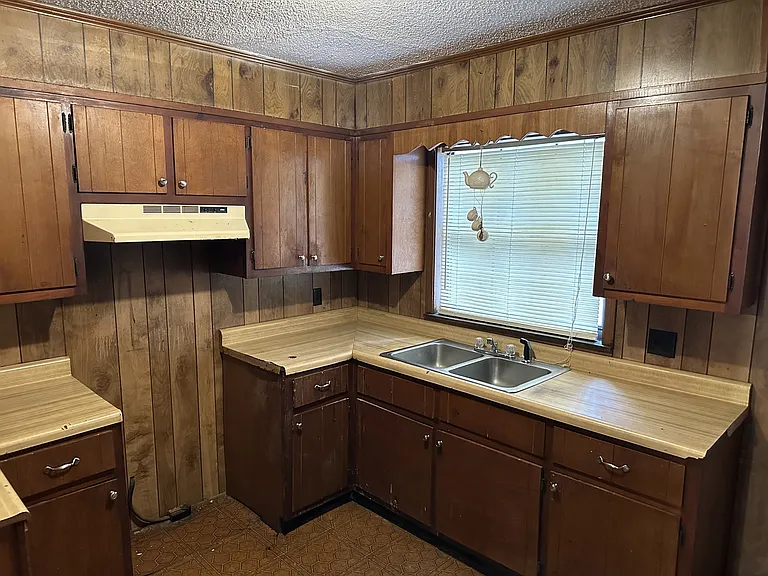 733 Elizabeth Dr — Photo 6