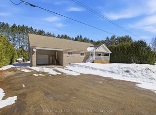 84 Pinewood Pl, Laurentian Hills, ON K0J1P0