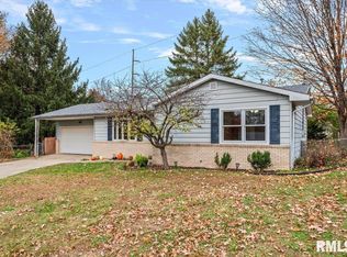 9 Bonniebrook Rd, Chatham, IL 62629