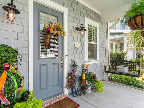 3rd image of 4052 Tamarisk Lane