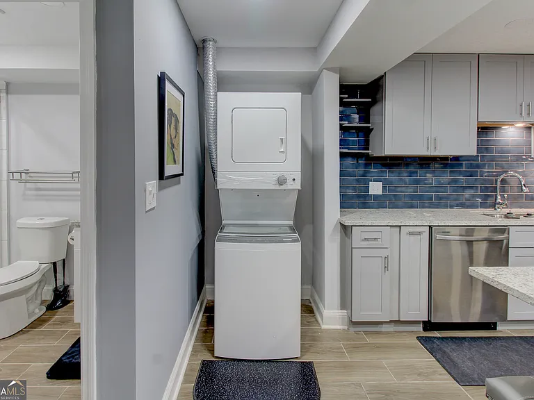 4915 Lake Forest Dr SE — Photo 8