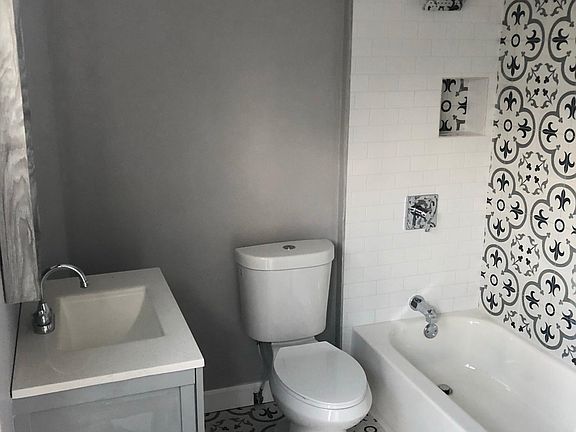 3rd image of 8849 Railton St