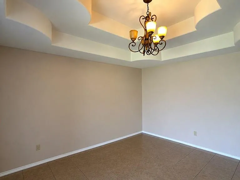 1372 Guadalupe Cir — Photo 3