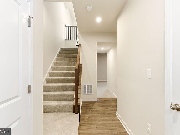 3rd image of 206 Monteith Dr