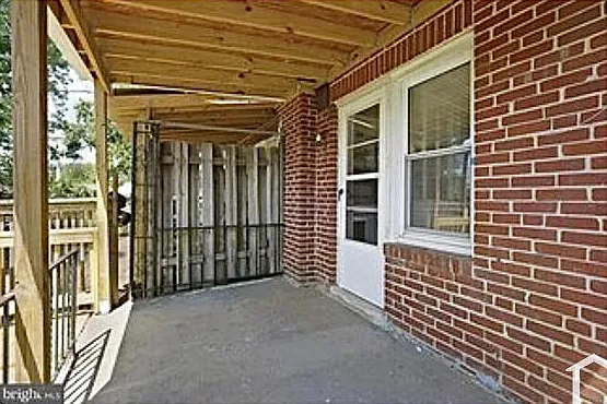 2319 Hemlock Ave — Photo 5