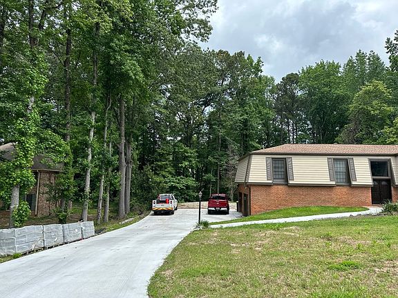 3rd image of 141 Lafayette Dr