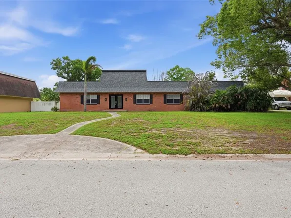 1303 Wallwood Dr, Brandon, FL 33510