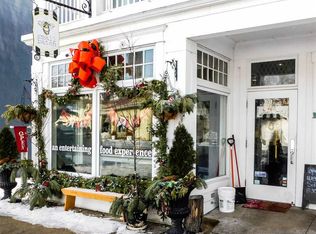 117 W Main St, Harbor Springs, MI 49740