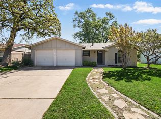 6964 Cox Ln, North Richland Hills, TX 76182
