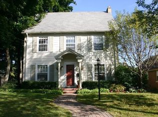 520 W Jackson St, Woodstock, IL 60098
