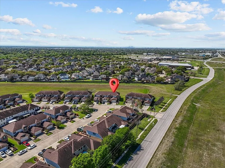 7535 Park Bend Ln — Photo 4
