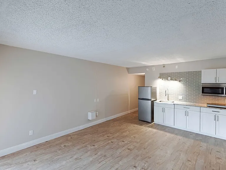Alta Apartments — Photo 40