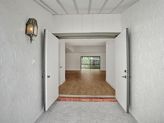 4th image of 8230 Cassia Terrace