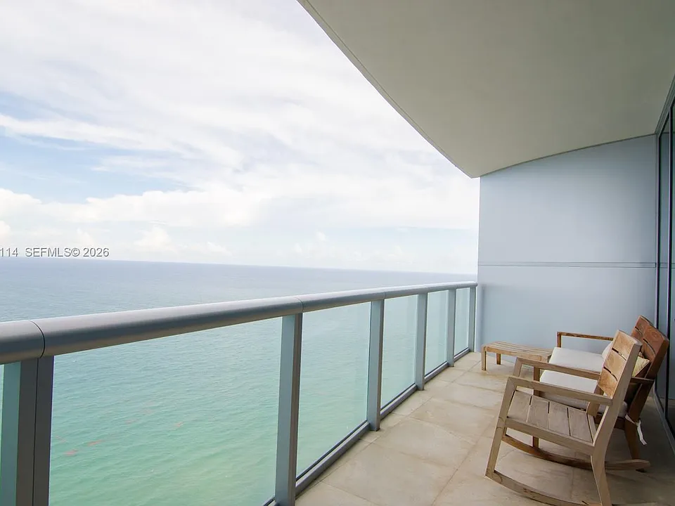 17001 Collins Ave #3804
