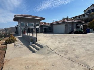 2378 Edgehill Rd, Vista, CA 92084