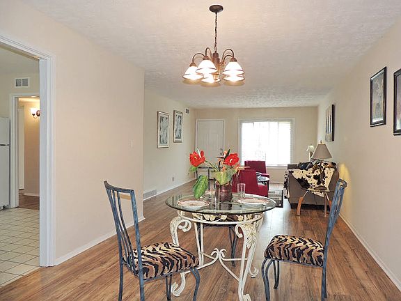 3rd image of 669 Hemlock Dr