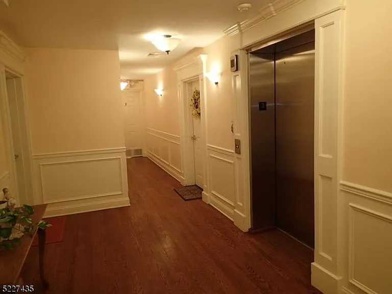 230 South Ave #2D — Photo 3