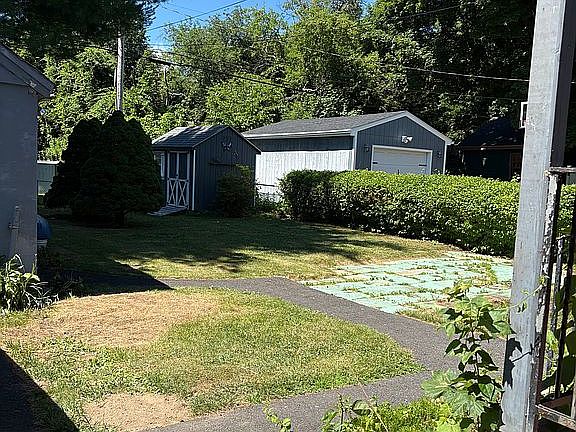 5th image of 26 Willow St