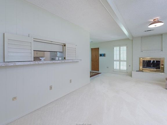 5th image of 2502 Willow Bend Dr