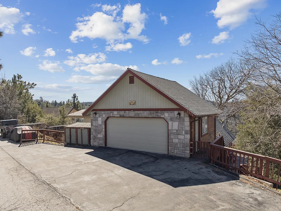1171 N Grass Valley Rd
