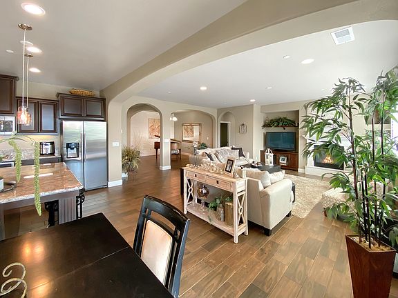 2nd image of 3607 W Vine Ave