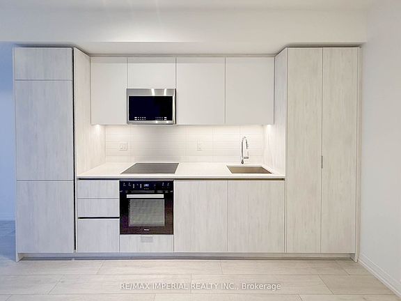 5th image of 400 King St W #519