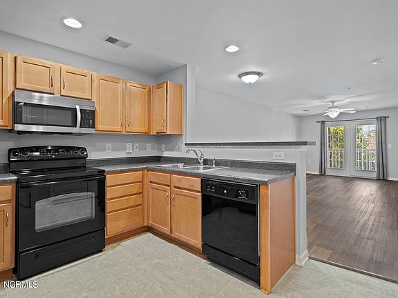 4th image of 632 Condo Club Drive Unit 201