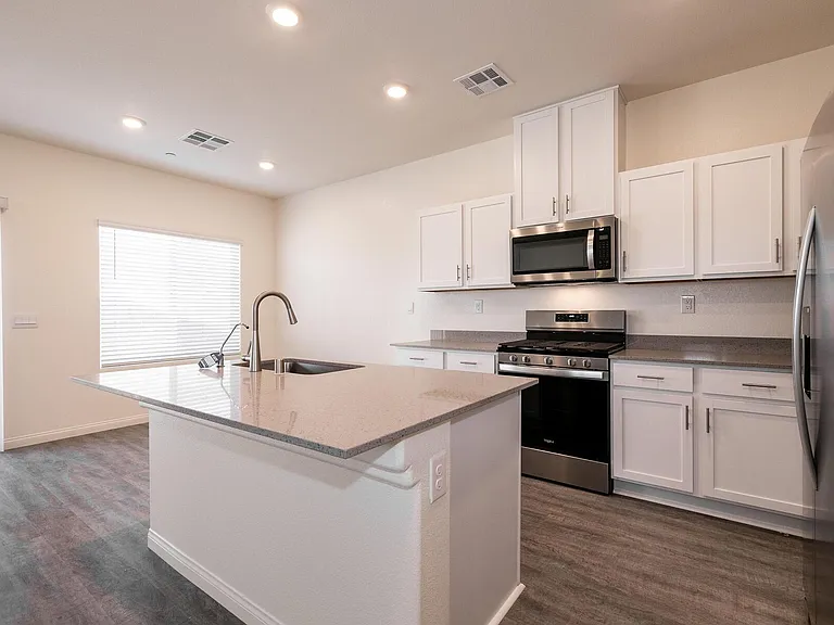 10041 Cobalt Cliffs St — Photo 8