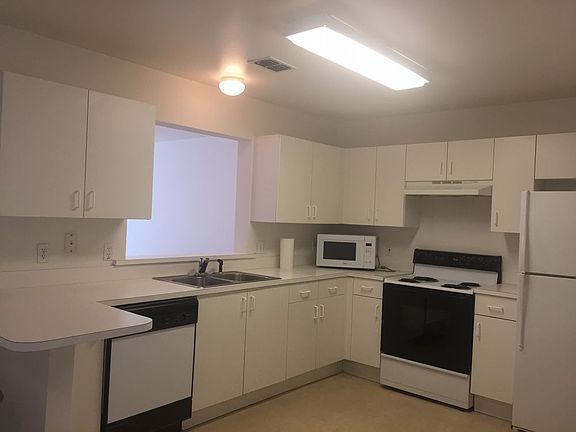 4th image of 957 Sykes Ct