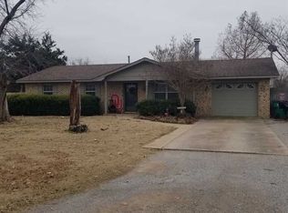 624 W Nevada St, Walters, OK 73572