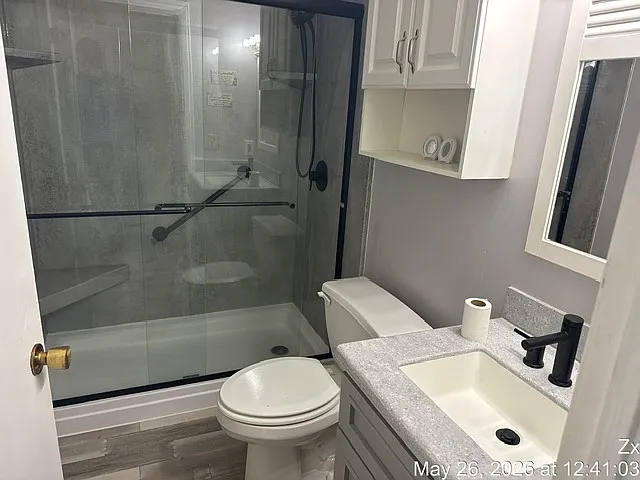 210 Pine St E — Photo 12