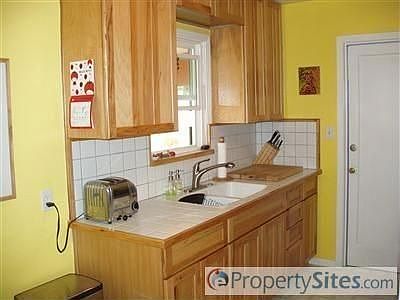 5th image of 2318 25th Ave
