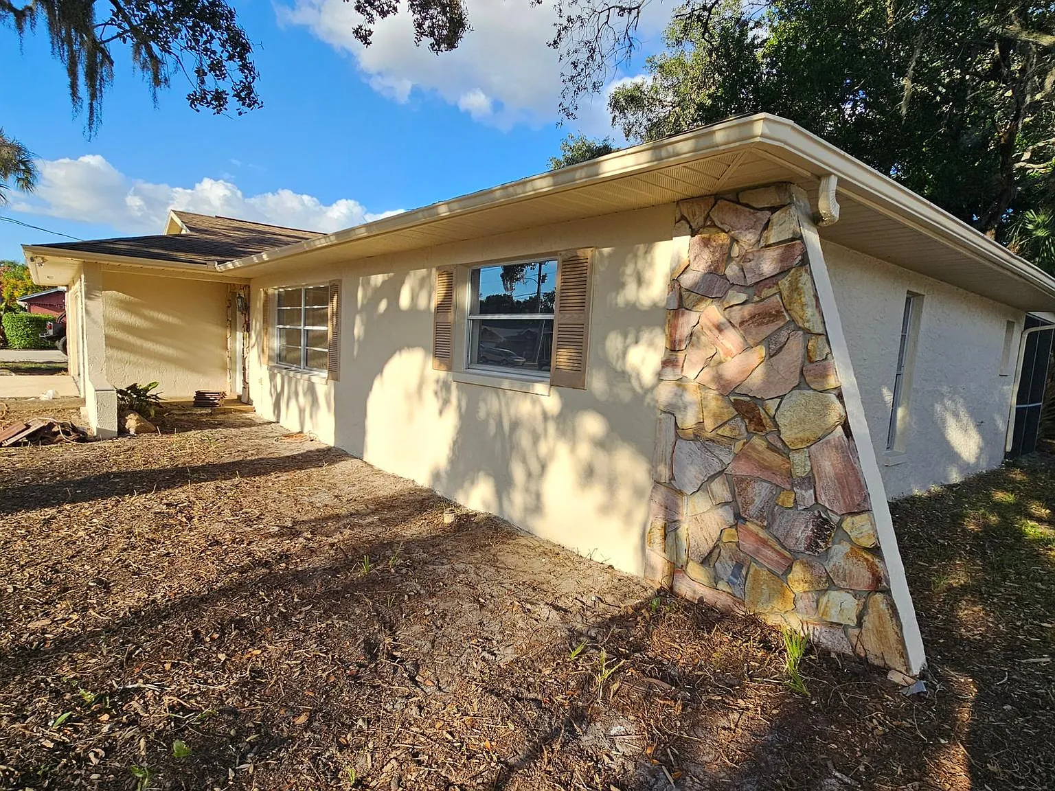3 bed, 2484 sqft, $2,100 — Photo 4