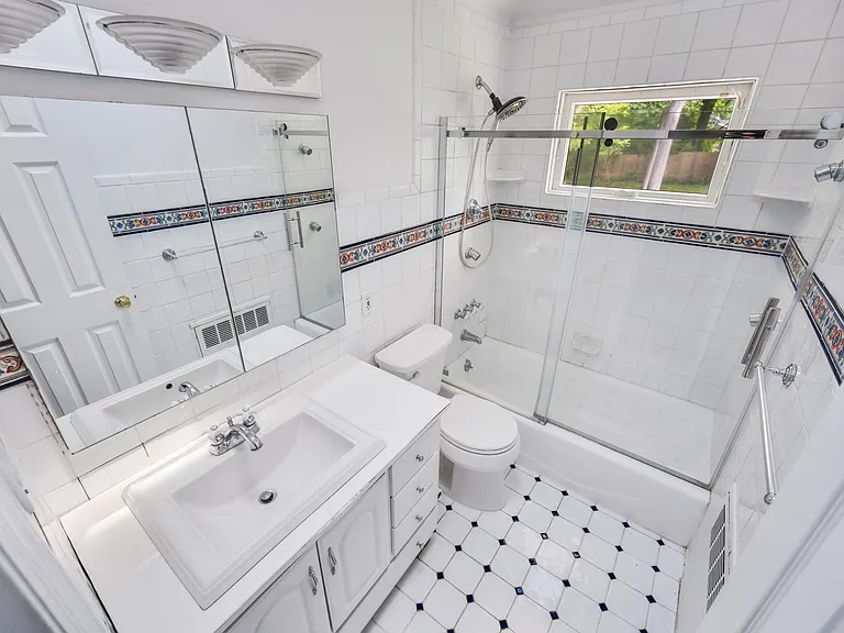 336 Dix Hills Rd #1 — Photo 3