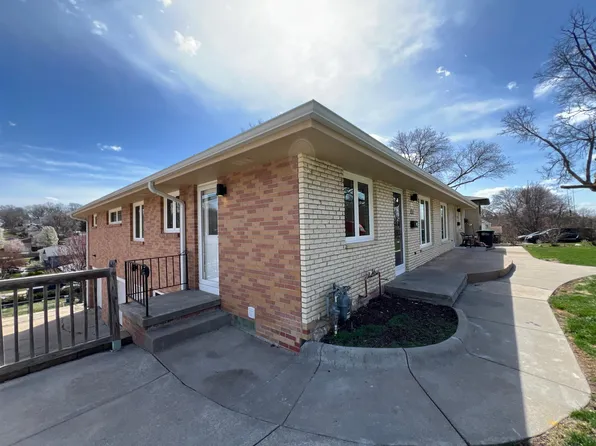 1517 N 58th St, Omaha, NE 68104