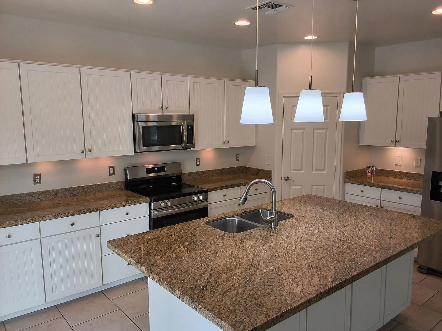 Gated Mesa Community — Photo 2
