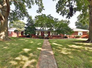 2845 E Rocklyn Rd, Springfield, MO 65804
