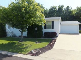 8335 Hickory Tree Dr, Machesney Park, IL 61115