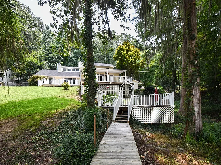 555 Shady Acres Dr — Photo 7
