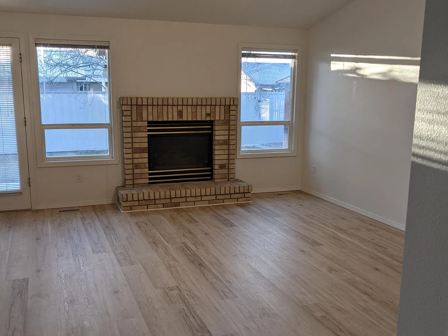 3 bed, 1442 sqft, $2,100 — Photo 3