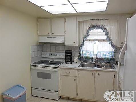 2nd image of 2570 Barkley Dr E APT A