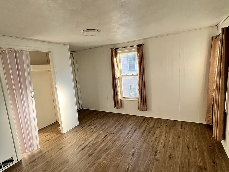 65 Tompkins St — Photo 19