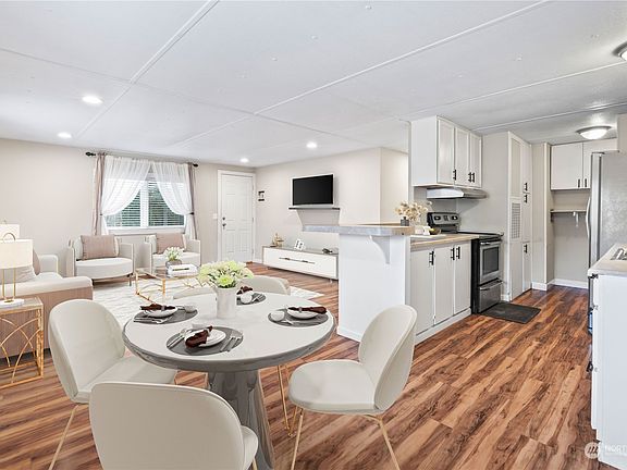 5th image of 725 37th Street SE #4