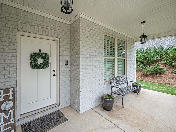 2nd image of 3812 Cotswold Dr