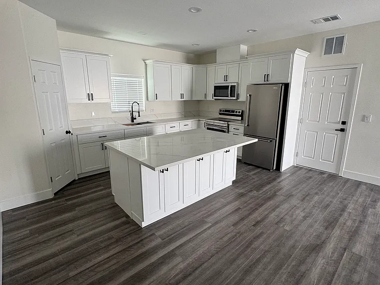 4587 Shetland Ln — Photo 10